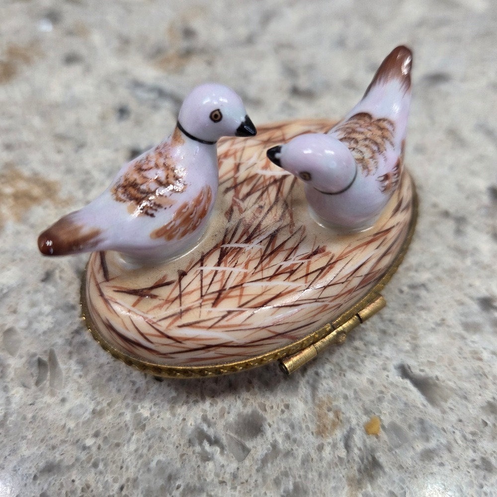 Vtg Limoges France La Reine Peint Main Bird Porcelain Trinket Box Hand Painted‎